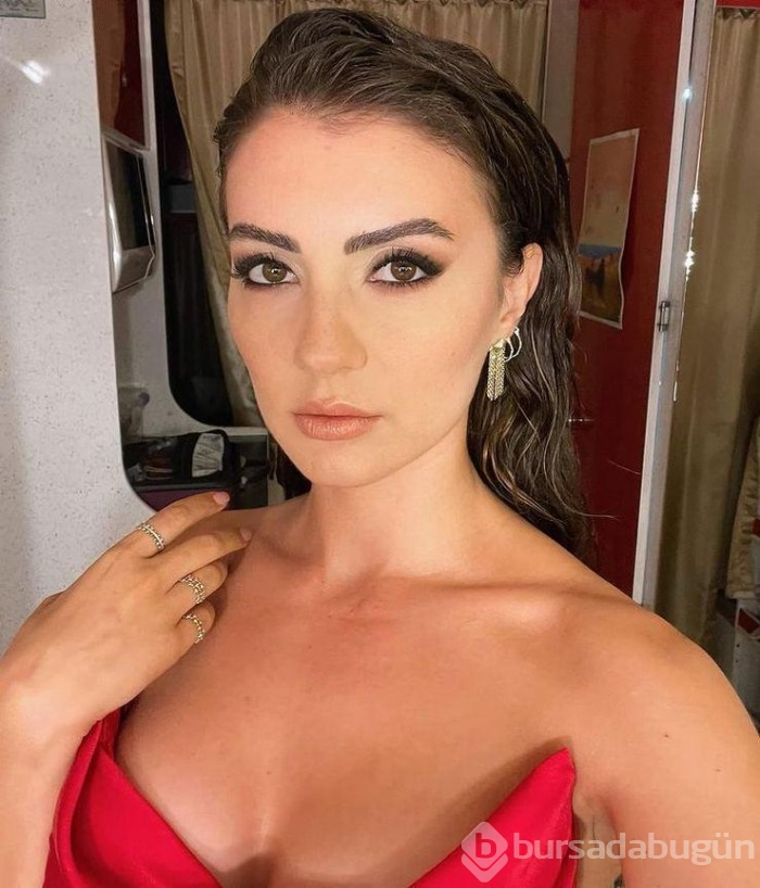 Burcu Özberk'ten güzel pozlar