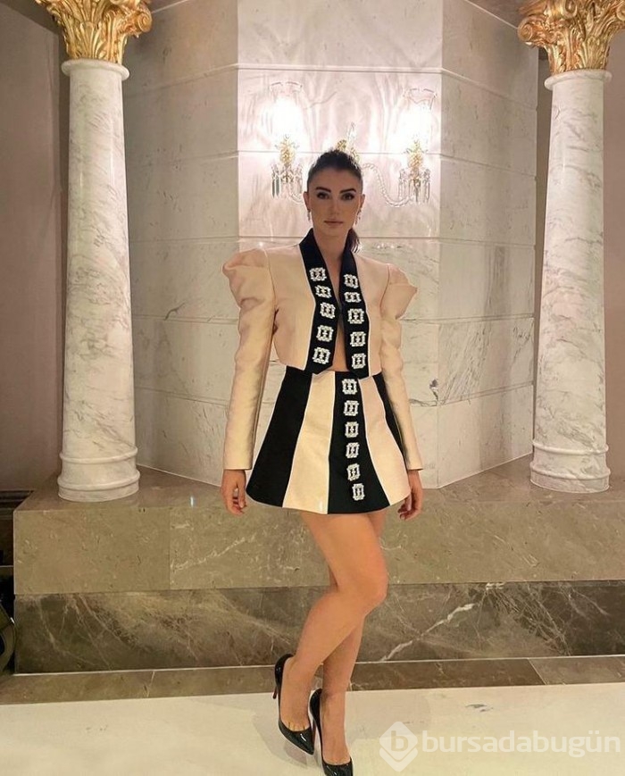 Burcu Özberk'ten güzel pozlar