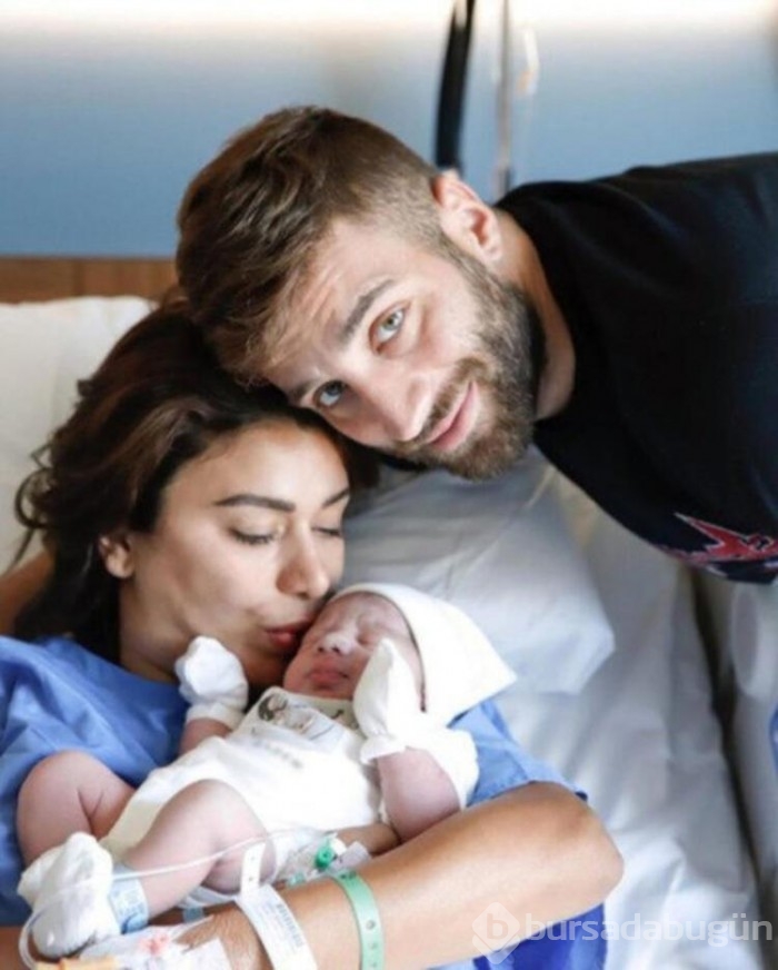 Alpaslan Öztürk ev haliyle olay oldu!
