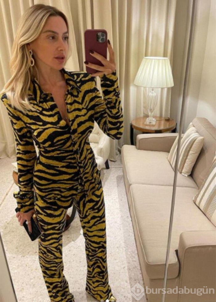 Hadise'den 'yüzük' paylaşımı...