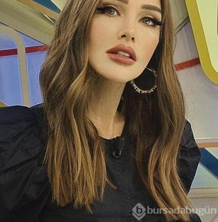 Deniz Akkaya canlı yayına çekiçle çıktı!
