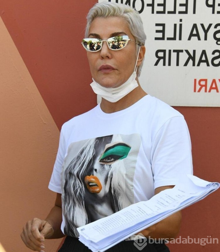 Deniz Akkaya canlı yayına çekiçle çıktı!
