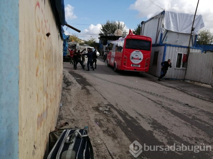 Kağıt toplayıcılarına yapılan baskında ortalık karıştı