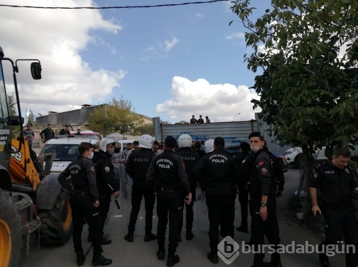 Kağıt toplayıcılarına yapılan baskında ortalık karıştı