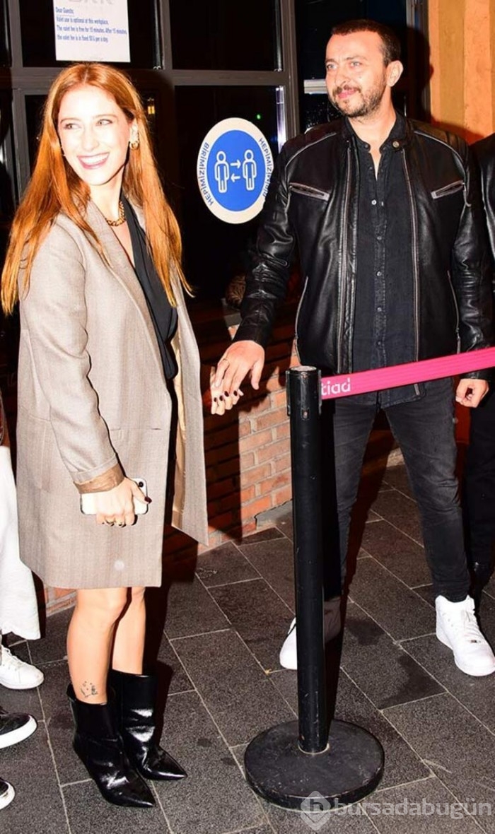 Hazal Kaya yeni yaşını kutladı!
