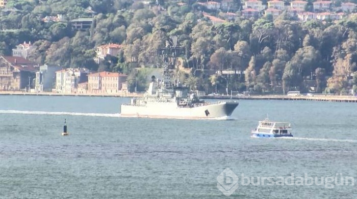 Rus savaş gemisi İstanbul Boğazı'ndan geçti