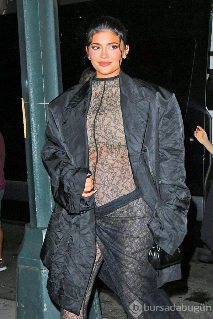 Kylie Jenner'ın mayo markasına tepkiler yağdı!