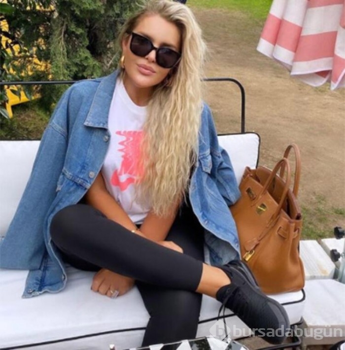 Selin Ciğerci sarı saçlarına veda etti yeni saçları takipçilerini şaşırttı...
