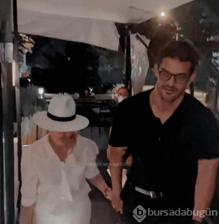 Hadise, sevgilisiyle el ele pozlarını paylaştı