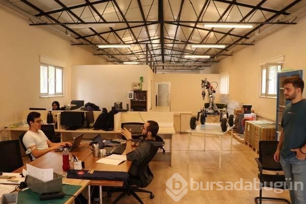 Üniversite öğrencileri uzay keşif aracı üretti