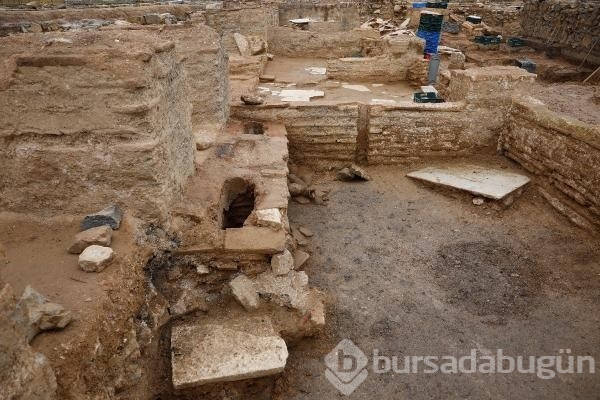 Peronlar kaldırıldı altında mezar bulundu!