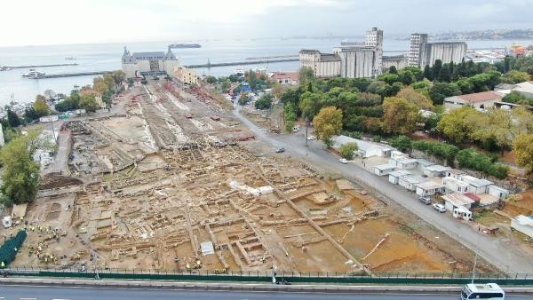 Peronlar kaldırıldı altında mezar bulundu!