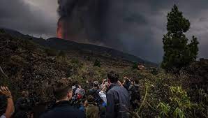 Cumbre Vieja Yanardağı'nın La Palma Adası'nda patlama oldu!