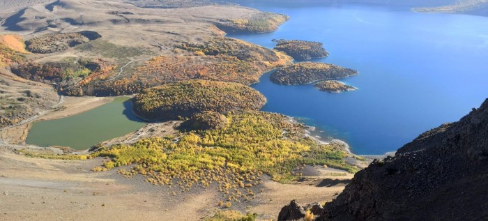 Nemrut Krater Gölü çevresinde kamp kurup, görüntüleri paylaştılar...