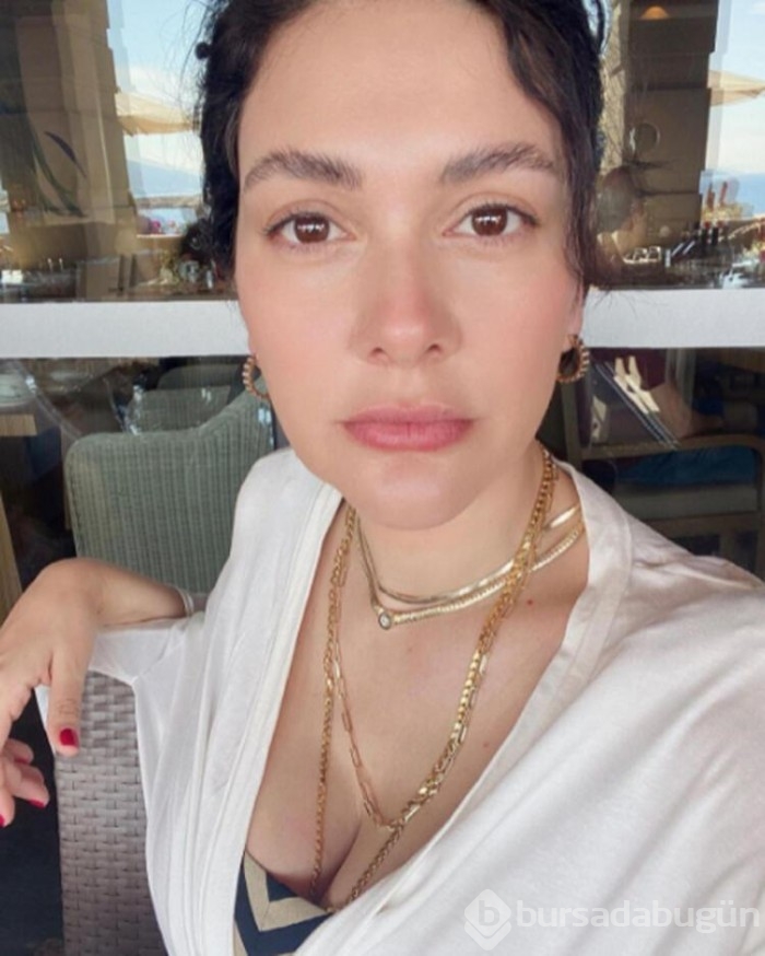 Bergüzar Korel gençliğine seslendi!