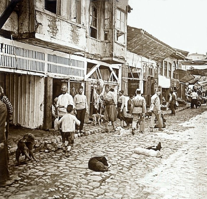 Bursa'nın bu ünlü caddesini tanıyabildiniz mi? 