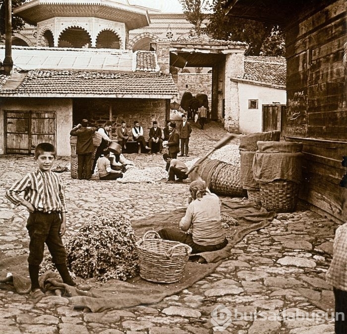 Bursa'nın bu ünlü caddesini tanıyabildiniz mi? 