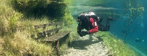 Böyle bir göl görmediniz! Yazın göl, kışın park