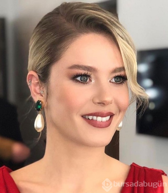 Burcu Biricik bornozuyla objektiflere yansıdı!