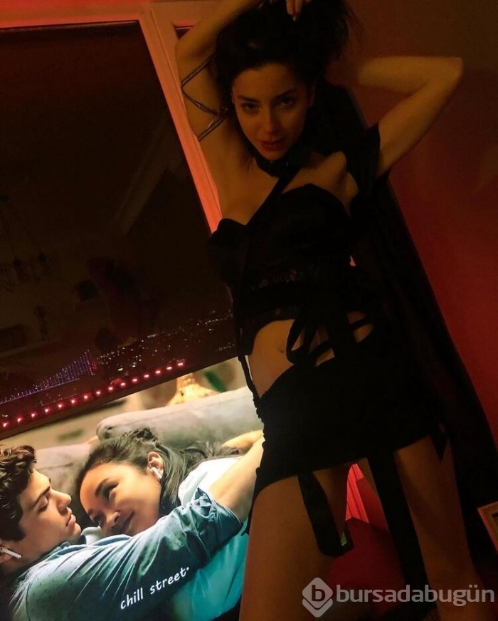 Merve Boluğur'dan siyahlar içinde iddialı poz!