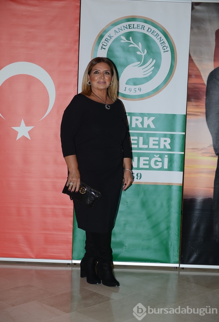 Türk Anneler Derneği Bursa Şubesi üyeleri, Cumhuriyet'in 98. yılını görkemli bir baloyla kutladı...