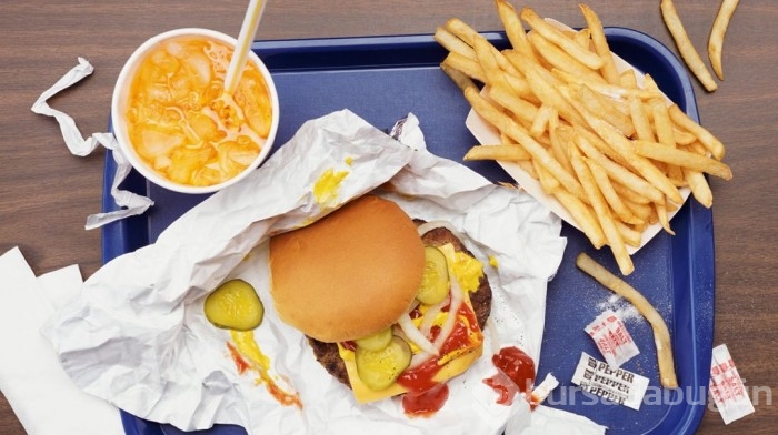 Ünlü fast food markalarının ürünlerinin çoğunda zehirli kimyasallar bulundu!