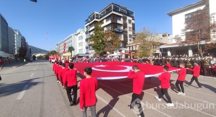 Bursa'da 29 Ekim Cumhuriyet Bayramı coşkuyla kutlandı