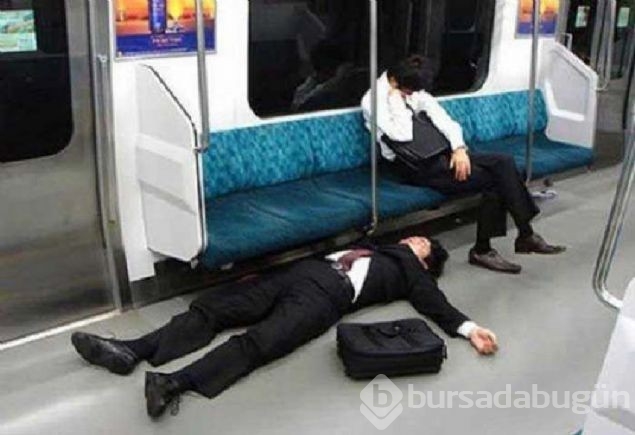 Her yerde uyuyabilen insanlar...
