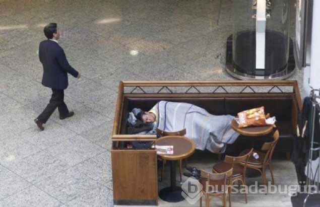 Her yerde uyuyabilen insanlar...