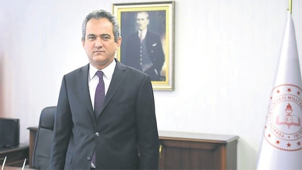 Milli Eğitim Bakanı Mahmut Özer'den okul için ara tatil açıklaması...