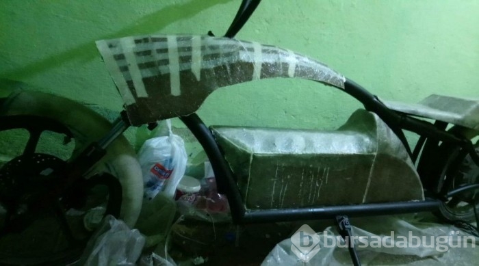 Evinde kendi tasarladığı elektrikli bisikleti yaptı

