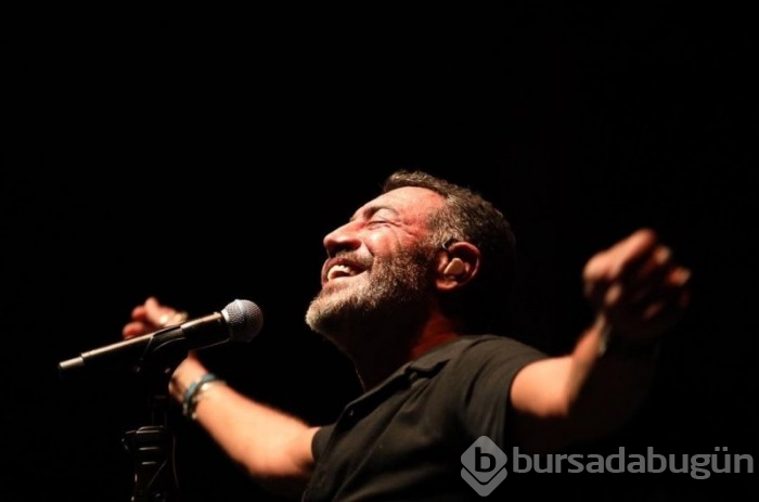 Yılbaşında konser verecek olan ünlülerin sahne ücretleri...