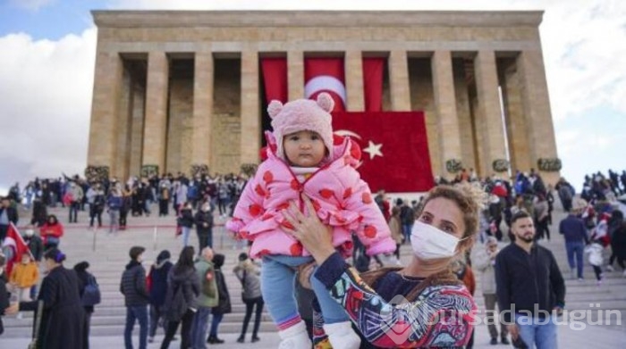 Anıtkabir'e ziyaretçi akını
