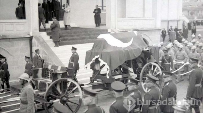 Arşivden Atatürk'ün ebediyete intikalinin fotoğrafları ve yaşananlar...