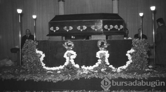 Arşivden Atatürk'ün ebediyete intikalinin fotoğrafları ve yaşananlar...