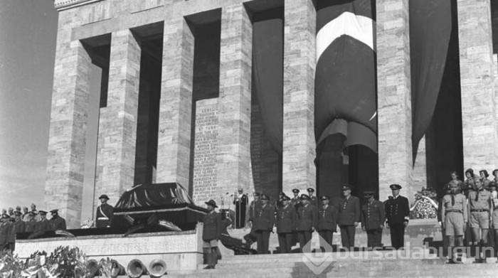 Arşivden Atatürk'ün ebediyete intikalinin fotoğrafları ve yaşananlar...