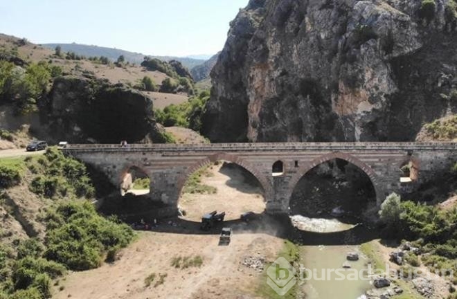 Tarihi köprüde ilginç detay! Üstünden geçenler böyle bir şeyin varlığını tahmin bile edemediler