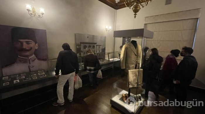 Atatürk'ün şimdiye kadar görülmemiş eşyaları halka sunuldu
