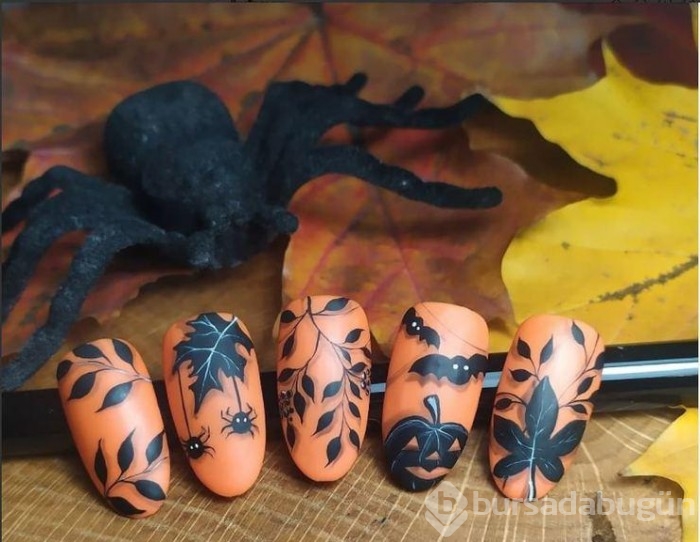 Halloween tırnakları: 15 desenli oje fikri
