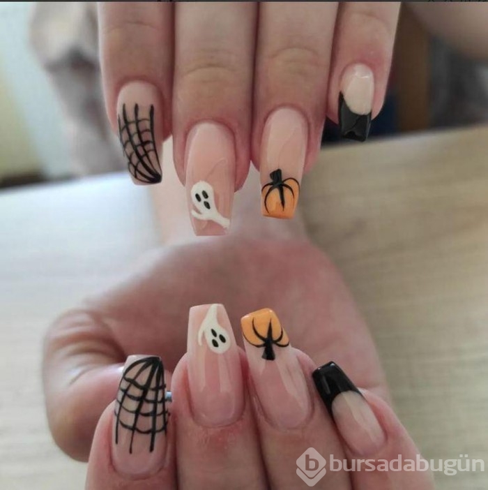 Halloween tırnakları: 15 desenli oje fikri
