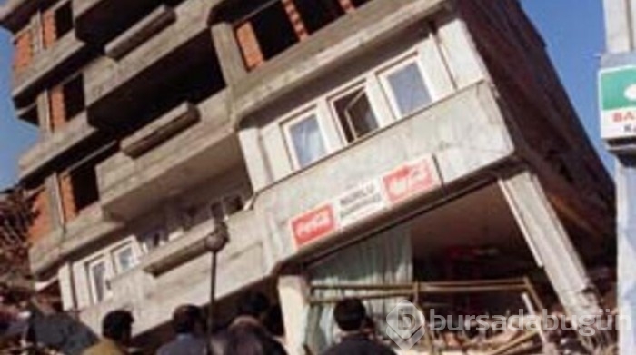 Daha dün gibi! 7,2 büyüklüğündeki depremin üzerinden 22 yıl geçti...