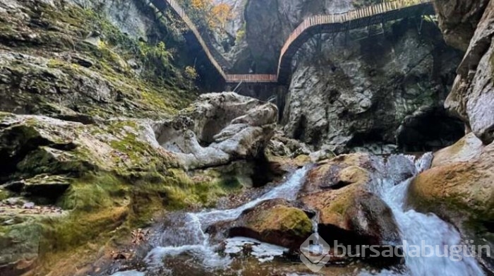  Kastamonu Pınarbaşı'ndaki Horma Kanyonu ve Ilıca Şelalesi sonbahar renklerine büründü!