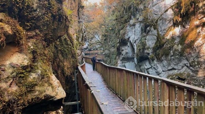  Kastamonu Pınarbaşı'ndaki Horma Kanyonu ve Ilıca Şelalesi sonbahar renklerine büründü!