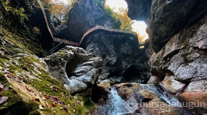  Kastamonu Pınarbaşı'ndaki Horma Kanyonu ve Ilıca Şelalesi sonbahar renklerine büründü!