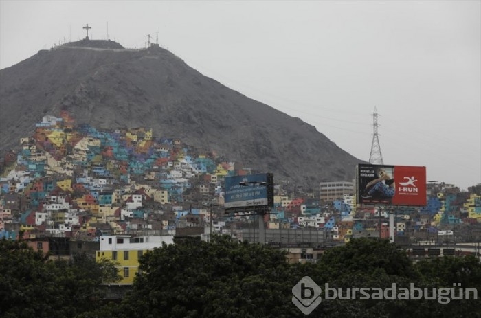 Peru sokakları rengarenk boyalarla güzelleştiriliyor