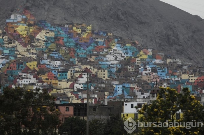 Peru sokakları rengarenk boyalarla güzelleştiriliyor
