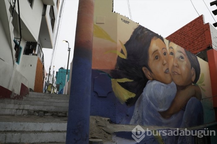 Peru sokakları rengarenk boyalarla güzelleştiriliyor