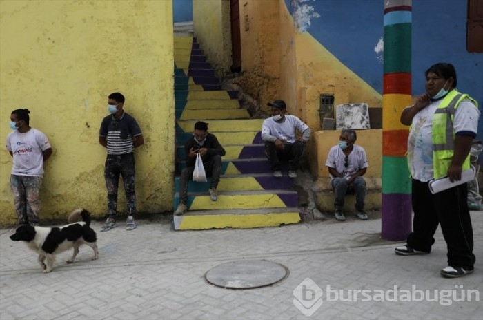 Peru sokakları rengarenk boyalarla güzelleştiriliyor