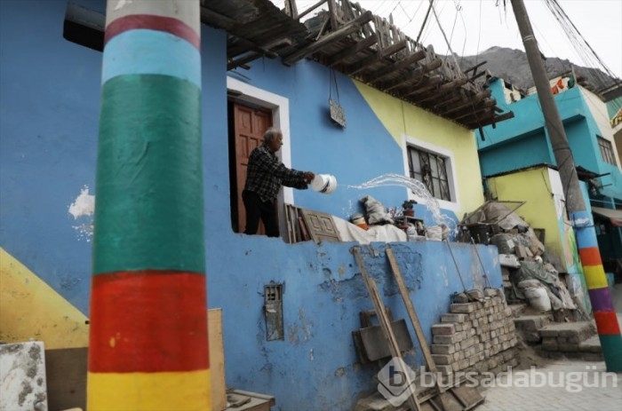 Peru sokakları rengarenk boyalarla güzelleştiriliyor