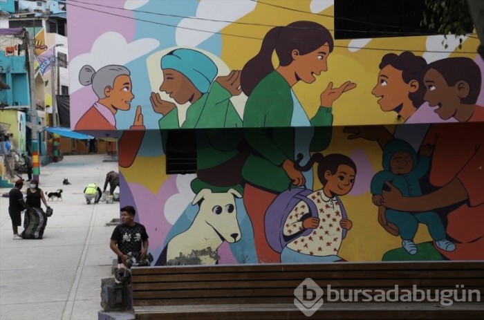 Peru sokakları rengarenk boyalarla güzelleştiriliyor